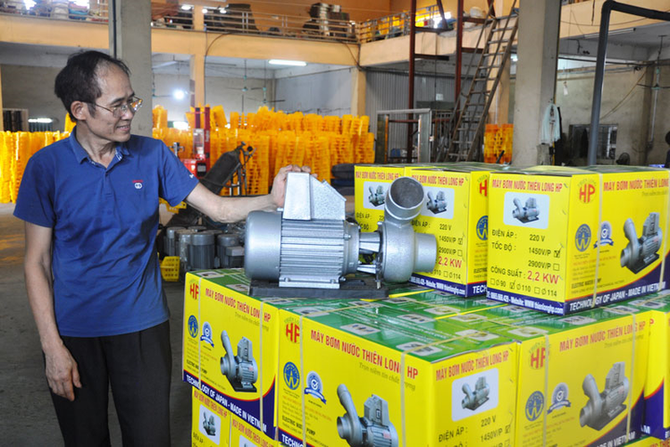 Cuu chien binh Nguyen Kim Hung: Tu tho sua xe toi nha sang che vang danh-Hinh-2