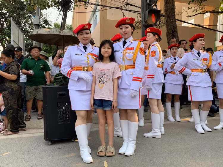 Hòa chung nhịp tự hào ngày kỷ niệm 70 năm chiến thắng Điện Biên Phủ - Hình 5 Hoa chung nhip tu hao ngay ky niem 70 nam chien thang Dien Bien Phu-Hinh-5