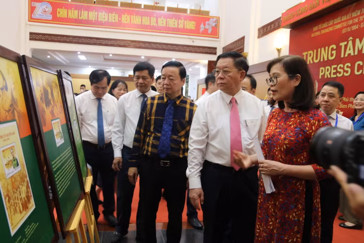 Phat hanh bo tem dac biet ky niem 70 nam Chien thang Dien Bien Phu-Hinh-3