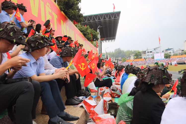 Hinh anh tuyet dep Le ky niem 70 nam Chien thang Dien Bien Phu-Hinh-13