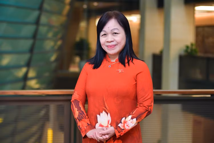 Luat Nha giao khang dinh su ton vinh voi nghe cao quy, ve vang-Hinh-2