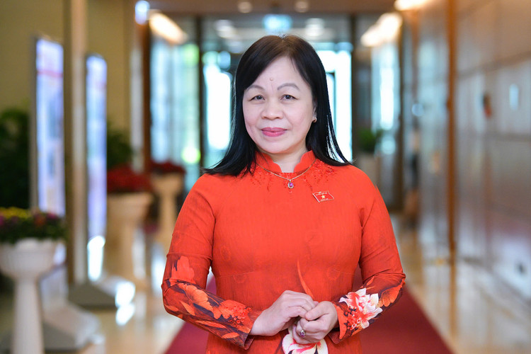 Luat Nha giao khang dinh su ton vinh voi nghe cao quy, ve vang