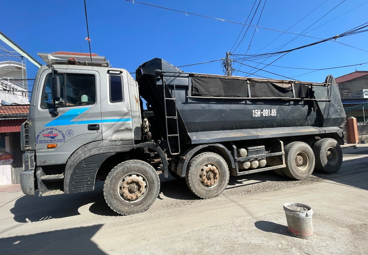 Hai Phong: Tinh lo 356 oan minh “cong” binh doan xe tai-Hinh-12