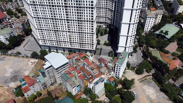 Ha Noi: Loat cong trinh coi noi, co dau hieu vi pham TTXD o My Dinh 1-Hinh-2