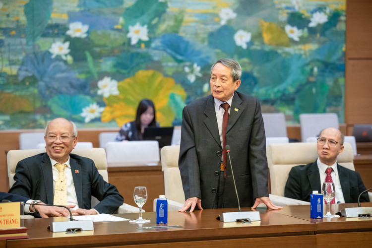 GS.TSKH Trần Đinh Long, Phó Chủ tịch Câu lạc bộ Trí thức Việt Nam tốt nghiệp Liên Xô/LB Nga phát biểu. Ảnh: Cổng thông tin điện tử Quốc hội.