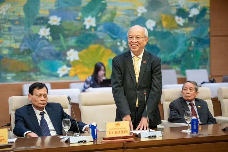 GS.TS Trình Quang Phú, Phó Chủ tịch Câu lạc bộ giao lưu Kinh tế Văn hóa quốc tế phát biểu. Ảnh: Cổng thông tin điện tử Quốc hội.