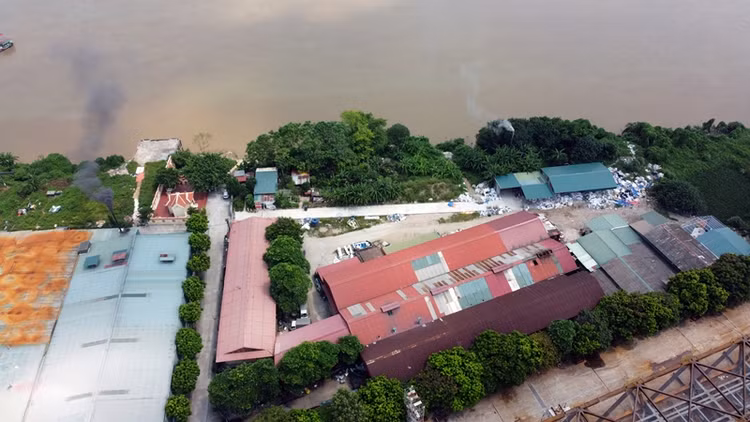 Trong quá trình hoạt động, một số nhà xưởng còn có dấu hiệu gây ô nhiễm môi trường nghi đốt rác thải không quá xử lý?