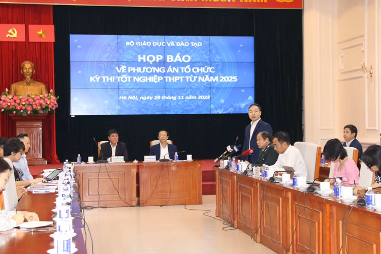 Thi tot nghiep 2025: Thi sinh co duoc thi nhieu hon 2 mon lua chon?