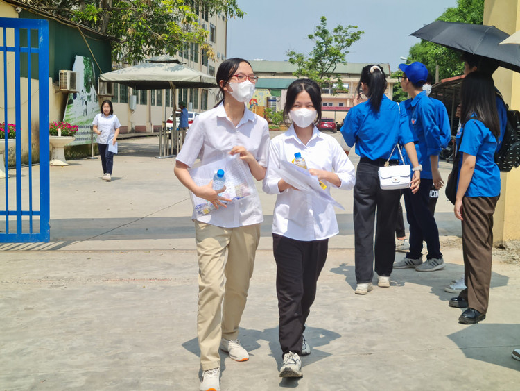 Goi y chi tiet dap an mon Ngu van vao lop 10 cua Ha Noi