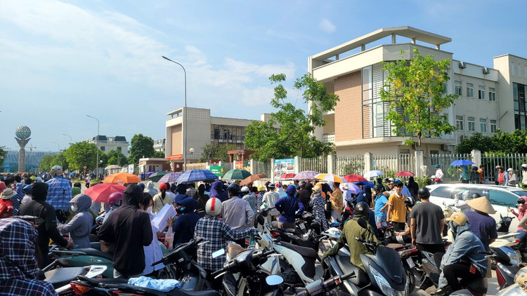 Goi y dap an mon Tieng Anh thi vao lop 10 cua Ha Noi-Hinh-8