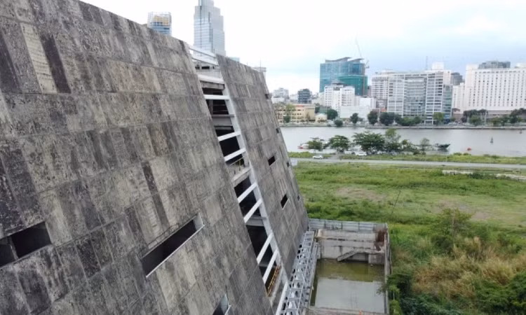 TPHCM: Tan muc trung tam trien lam 800 ty dong xay ca thap ky chua xong-Hinh-6