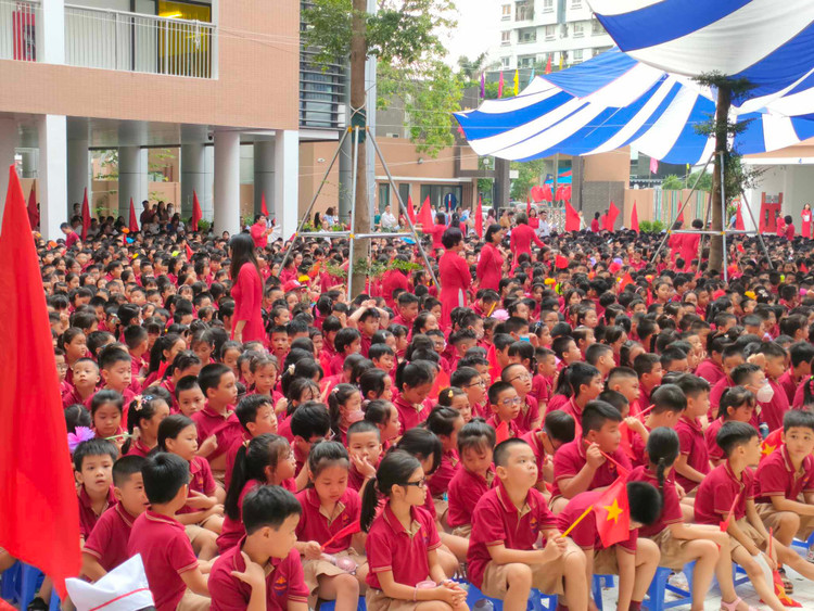 Chum anh: Hoc sinh ca nuoc han hoan khai giang nam hoc moi-Hinh-9