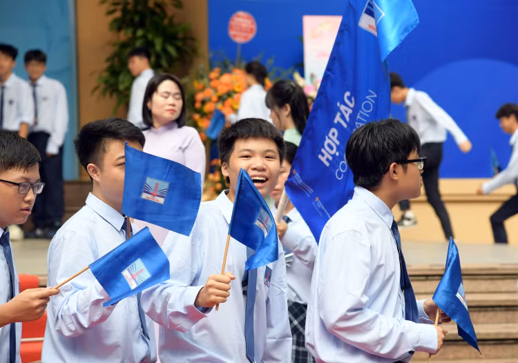 Chum anh: Hoc sinh ca nuoc han hoan khai giang nam hoc moi