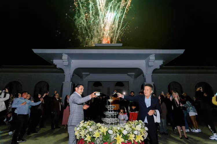 Gần 1 triệu khách đón năm mới 2025 tại các “điểm cầu” Vingroup - Hình 9 Gan 1 trieu khach don nam moi 2025 tai cac “diem cau” Vingroup-Hinh-9