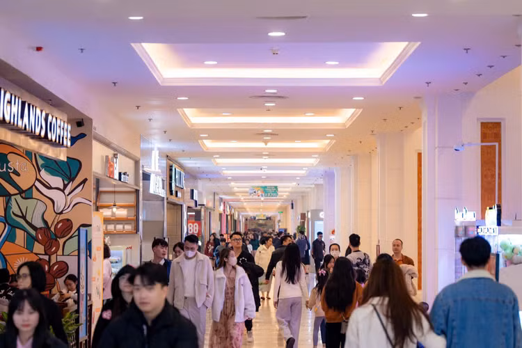 Gần 1 triệu khách đón năm mới 2025 tại các “điểm cầu” Vingroup - Hình 13 Gan 1 trieu khach don nam moi 2025 tai cac “diem cau” Vingroup-Hinh-13