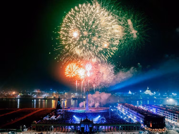 Gần 1 triệu khách đón năm mới 2025 tại các “điểm cầu” Vingroup - Hình 5 Gan 1 trieu khach don nam moi 2025 tai cac “diem cau” Vingroup-Hinh-5