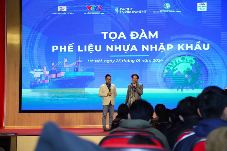 Nguy cơ của núi rác nhựa khổng lồ quanh làng nghề tái chế - Hình 2 Nguy co cua nui rac nhua khong lo quanh lang nghe tai che-Hinh-2