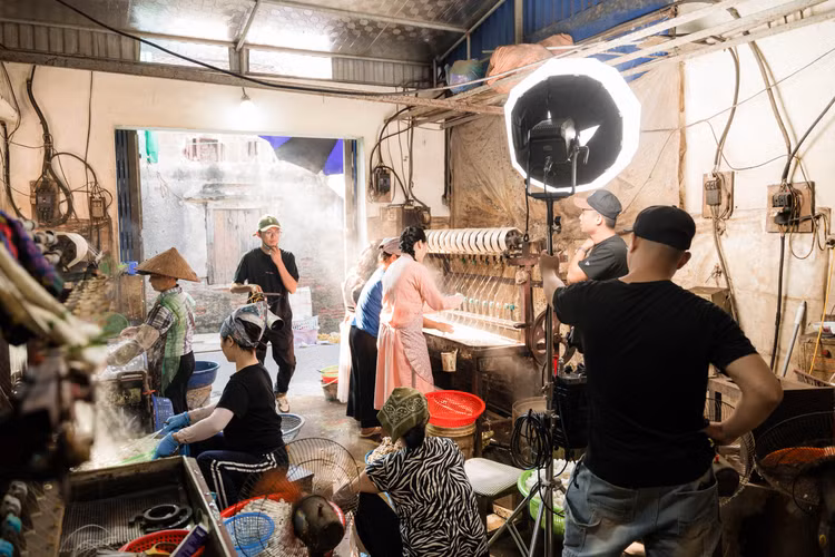 9X Pham Thi Hanh Chi: Sang lap “bao tang song” luu giu truyen thong-Hinh-3