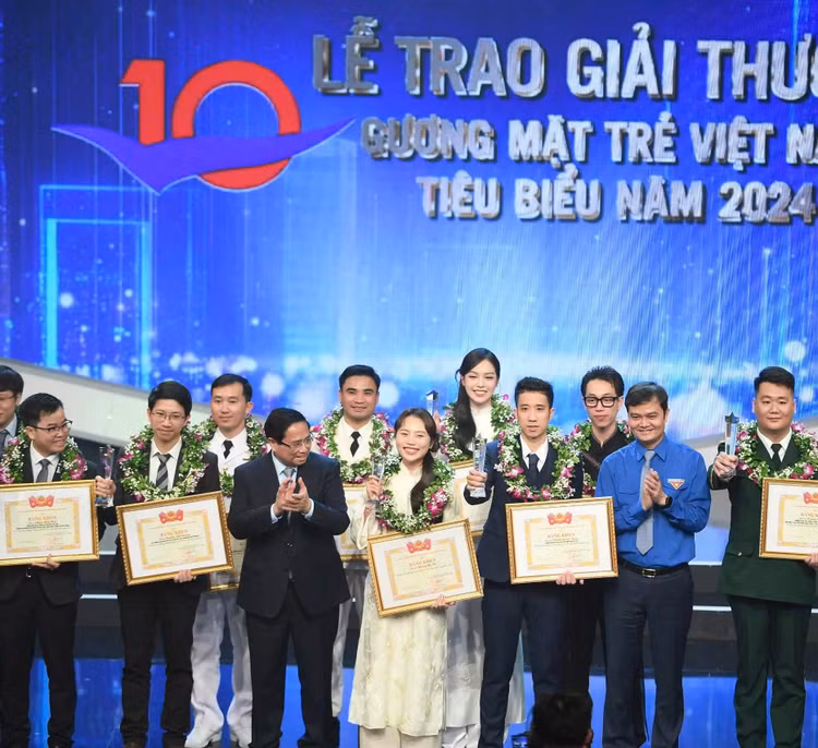 Phương Mỹ Chi: Hành trình gen Z giữ giá trị truyền thống Phuong My Chi: Hanh trinh gen Z giu gia tri truyen thong