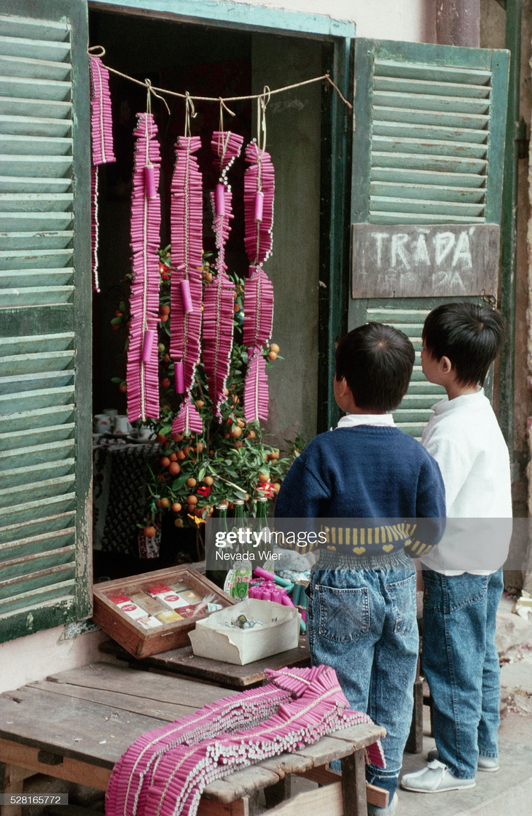 Loat anh gay thuong nho ve Tet Nguyen dan Viet Nam 50 nam truoc-Hinh-8