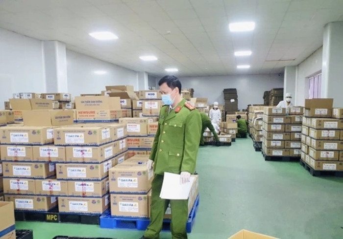 Hai cong ty san xuat 573 nhan hieu sua gia tang von khung