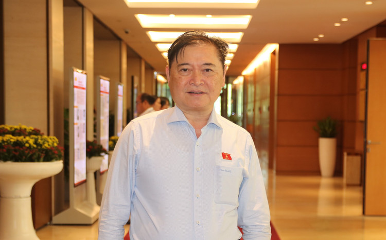 Chu tich Phan Xuan Dung: Nhieu gop y gia tri cua nha khoa hoc cho Luat Duoc