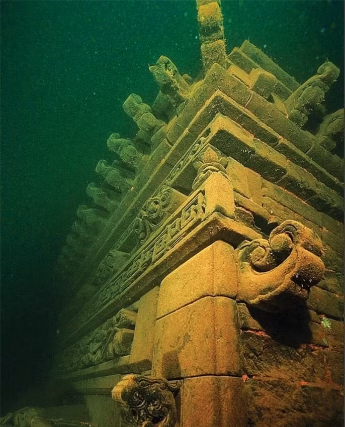 Choang ngop thanh pho co 1.300 nam nguyen ven duoi day ho-Hinh-7