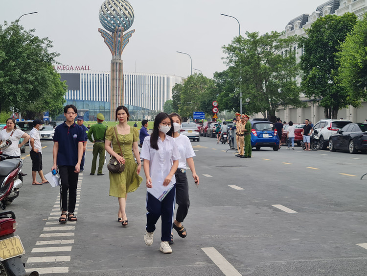 Ha Noi co so thi sinh dang ky du thi lop 10 lon nhat ca nuoc-Hinh-7