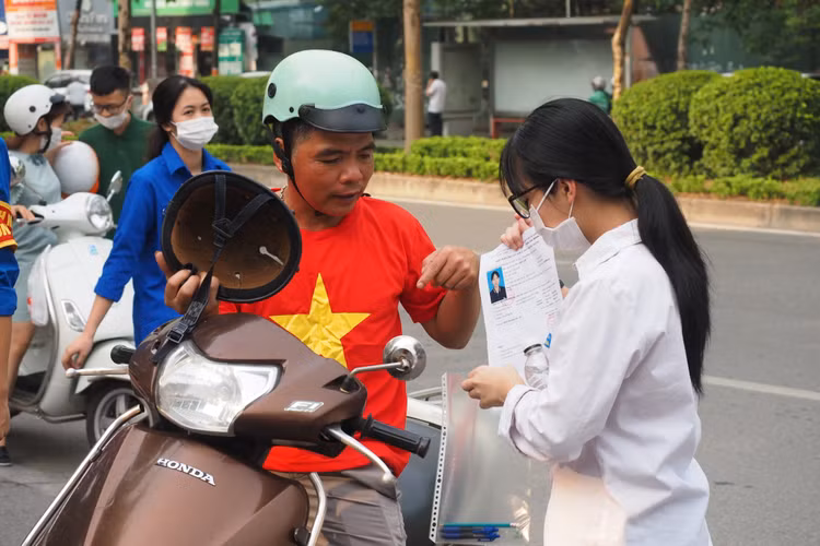 Ha Noi co so thi sinh dang ky du thi lop 10 lon nhat ca nuoc