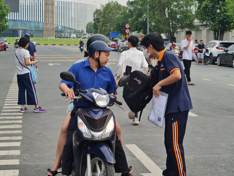 Ha Noi co so thi sinh dang ky du thi lop 10 lon nhat ca nuoc-Hinh-3