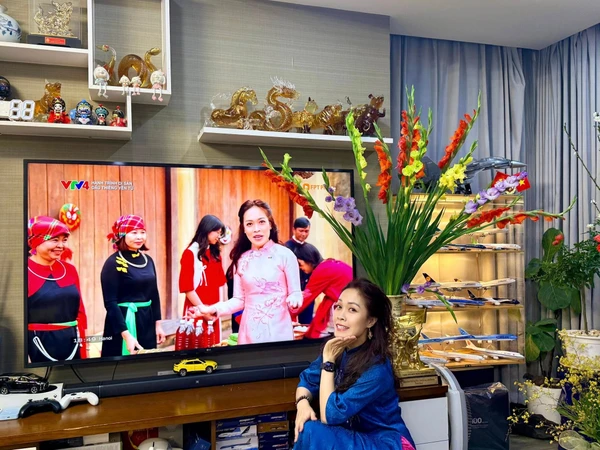 Cận cảnh căn nhà ngập tràn sắc xuân của BTV Hoàng Trang