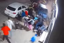 Cụ ông 80 tuổi lái ô tô đâm vào đám đông, hơn 10 người bị thương