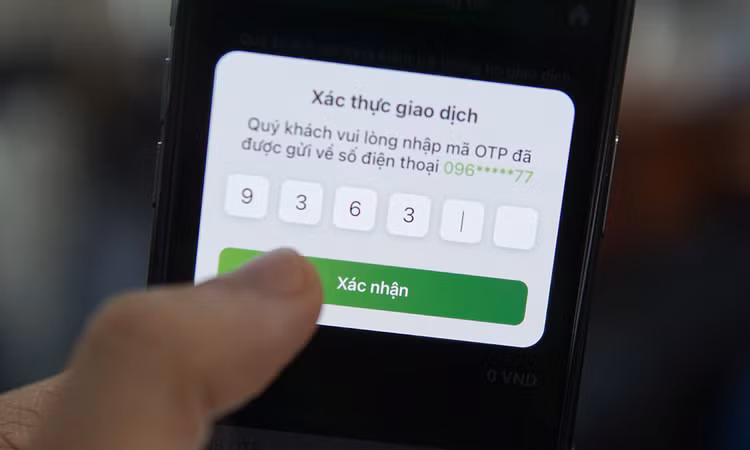 Mã OTP mà mã được dùng ở bước cuối cùng trước khi chuyển tiền hoặc đăng nhập vào tài khoản. Mã chỉ dùng 1 lần nhưng là thứ cực kì quan trọng, không được để lộ ra. (Ảnh: internet).