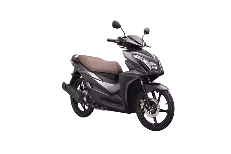 Impulse được trang bị khối động cơ 125cc, 4 thì, xe đạt được sự vận hành ổn định với công suất tối đa 9,2 mã lực tại tua máy 8000 vòng/phút và mô-men xoắn cực đại đạt 9,2 Nm. Mẫu xe này còn có hệ thống phun xăng điện tử DCP-Fi giúp tiết kiệm nhiên liệu và hệ thống làm mát siêu tốc giúp xe giảm nhiệt nhanh. Ngoài những ưu điểm nổi bật và phong cách thiết kế đẹp mắt, mức giá của Suzuki Impulse cũng phù hợp với nhóm khách hàng sinh viên. Suzuki Impulse chỉ có 1 phiên bản với 4 màu sắc khác nhau và có mức giá đề xuất là 28.490.000 VNĐ.