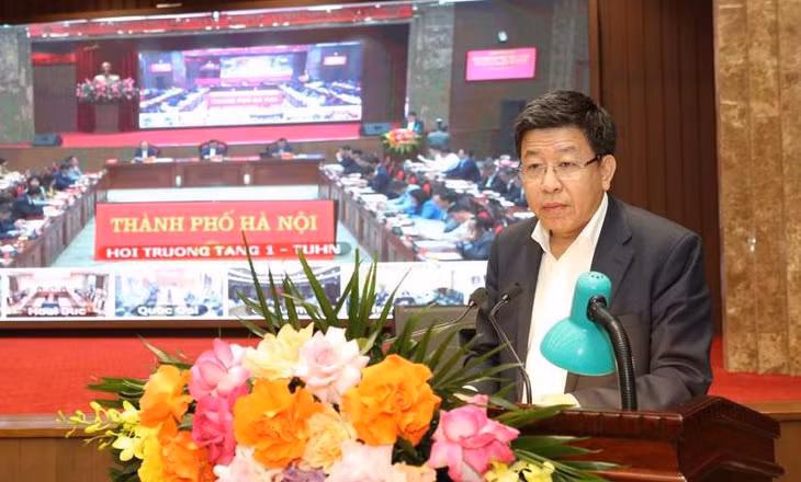 Phó chủ tịch UBND TP Hà Nội Dương Đức Tuấn báo cáo tại hội nghị sáng 31/3 - Ảnh: UBND TP Hà Nội. Phó chủ tịch UBND TP Hà Nội Dương Đức Tuấn báo cáo tại hội nghị sáng 31/3 - Ảnh: UBND TP Hà Nội.