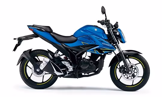 Khi được mang về Việt Nam, mẫu xe này tiếp tục cạnh tranh với Yamaha MT-15 (69 triệu đồng) cũng như Honda CB150R Streetster (105,5 triệu đồng). Khi được mang về Việt Nam, mẫu xe này tiếp tục cạnh tranh với Yamaha MT-15 (69 triệu đồng) cũng như Honda CB150R Streetster (105,5 triệu đồng).