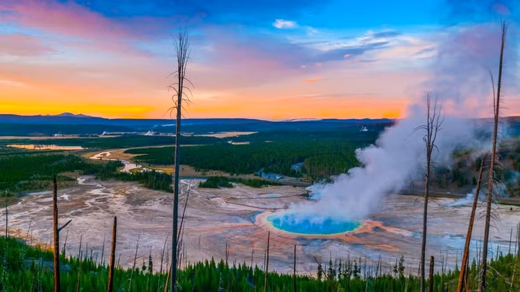 Công viên quốc gia Yellowstone ở Hoa Kỳ. Ảnh: Visit The USA Công viên quốc gia Yellowstone ở Hoa Kỳ. Ảnh: Visit The USA