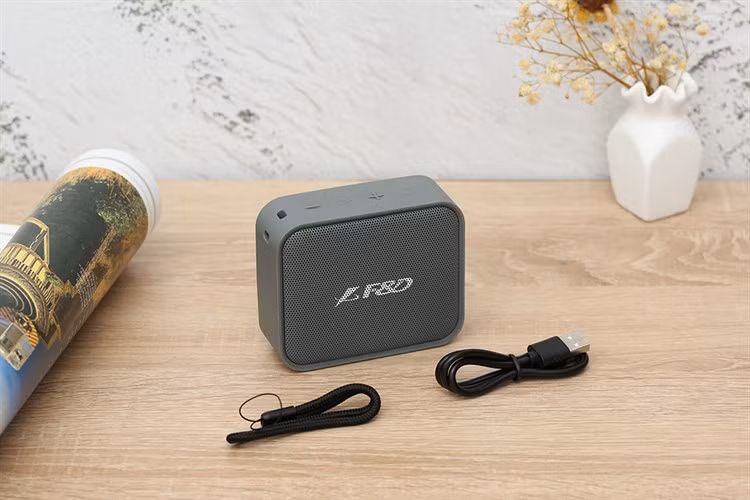 Loa Bluetooth Fenda W5 Plus giá 315.000 đồng.
