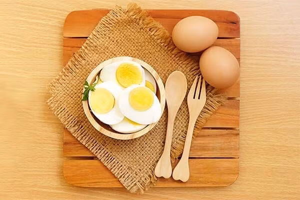 Trứng là thực phẩm quen thuộc, giá rẻ. - Ảnh: Kent