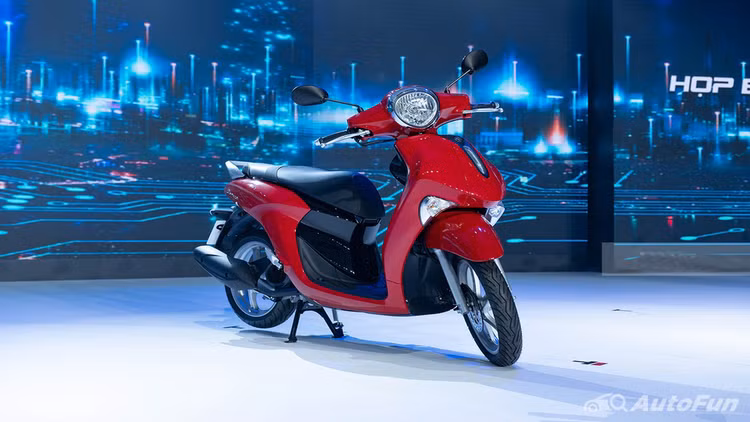 Yamaha Janus được ví như sinh ra để trở thành mẫu xe tay ga dành cho sinh viên nữ bởi thiết kế rất trẻ trung, xinh xắn và thanh lịch nhờ những đường nét bo tròn nữ tính theo phong cách châu Âu. Khả năng vận hành vô cùng êm ái, giúp cho chị em có được cảm thấy thoải mái, sang trọng và quý phái. Ảnh: autofun