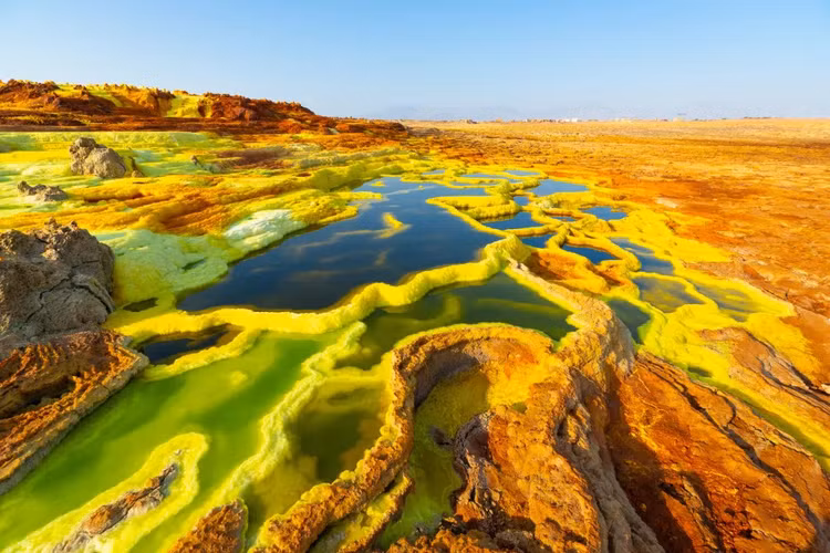 Dallol là một ngọn núi lửa có hình nón vô cùng đẹp mắt - Ảnh: Shutterstock