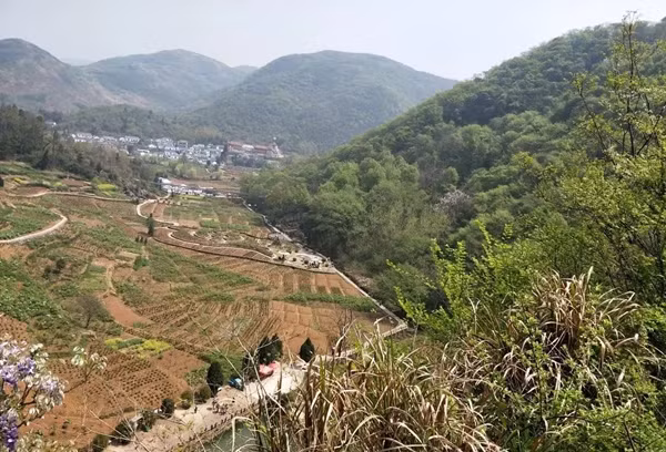 Núi Phượng Hoàng ở Đồng Lăng, An Huy, Trung Quốc.