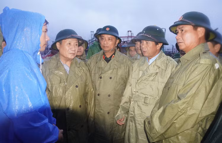Phó Thủ tướng Lê Văn Thành kiểm tra công tác ứng phó bão số 4 tại Quảng Trị ảnh 3