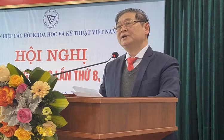 TSKH Phan Xuân Dũng, Chủ tịch VUSTA, phát biểu tại hội nghị.