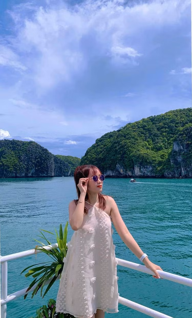 Check-in vịnh Lan Hạ - Ảnh Hà Dung