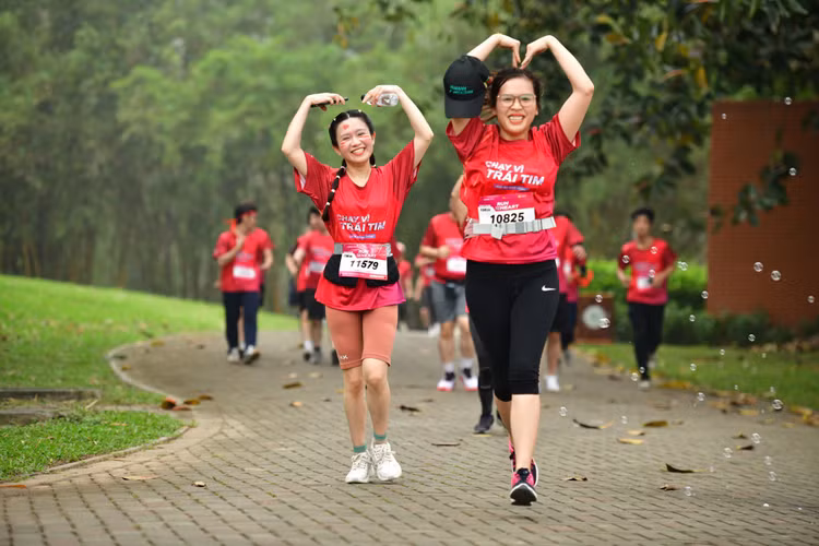 Thu hút hơn 5.000 người tham gia chạy gây quỹ Thu hút hơn 5.000 người tham gia chạy gây quỹ