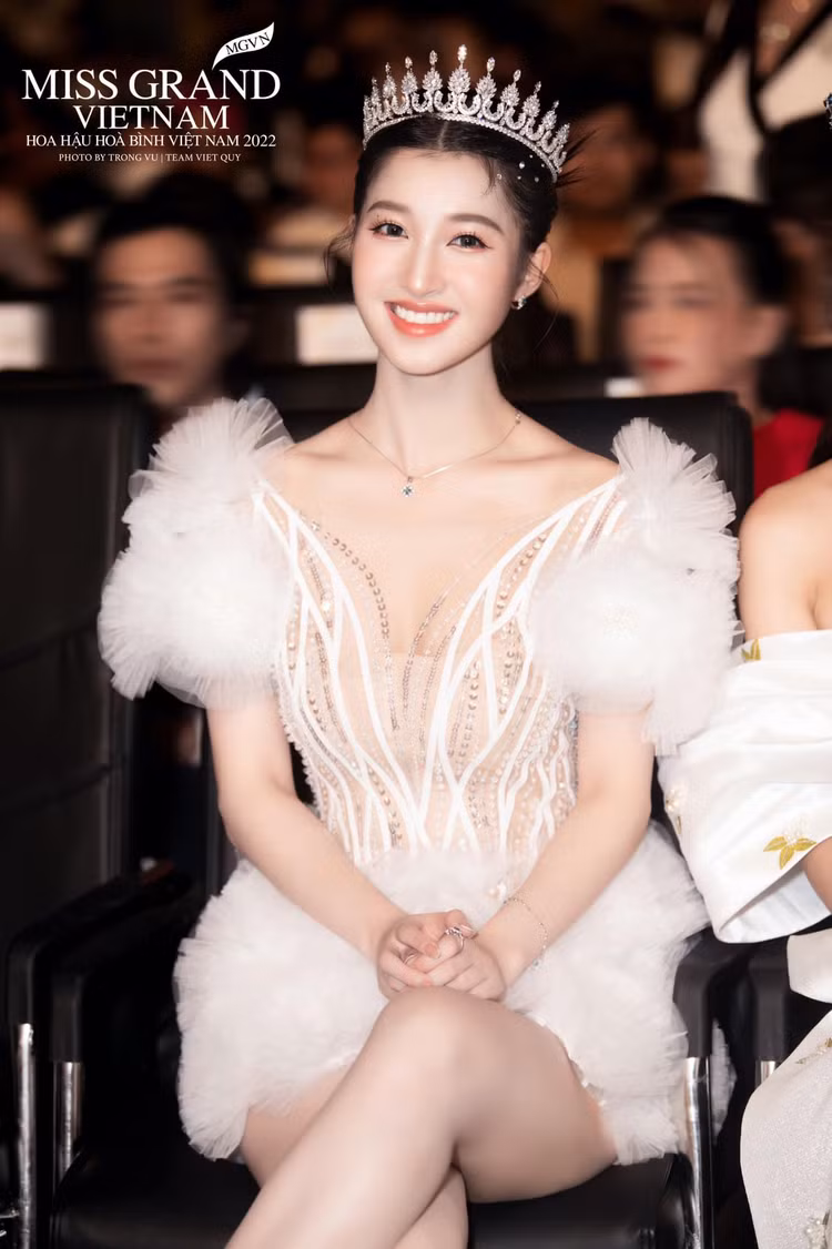 Mỗi bức ảnh được đăng tải trên mạng xã hội luôn được gây bão bởi nhan sắc ngọt ngào tựa thiên thần của Á hậu genZ - Ảnh: FBNV