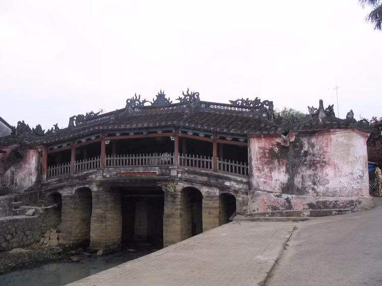 Chùa Cầu. Ảnh: wikipedia.