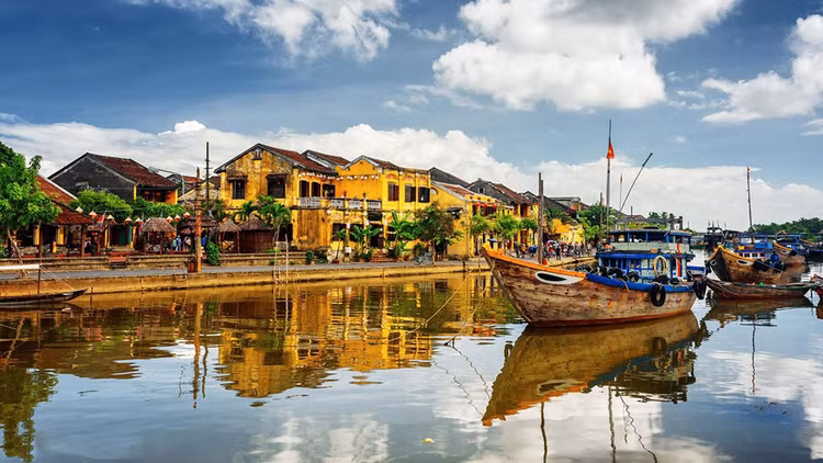 Sông Hoài. Ảnh: hoianworldheritage.