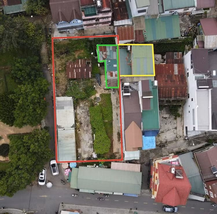 Phần đất của bà Vy, ông Phúc và phần xây dựng trái phép của bà Hạnh trên phần đất của bà Vy, ông Phúc. Ảnh chụp ngày 19/9/2023: Lê Xuân Thọ.